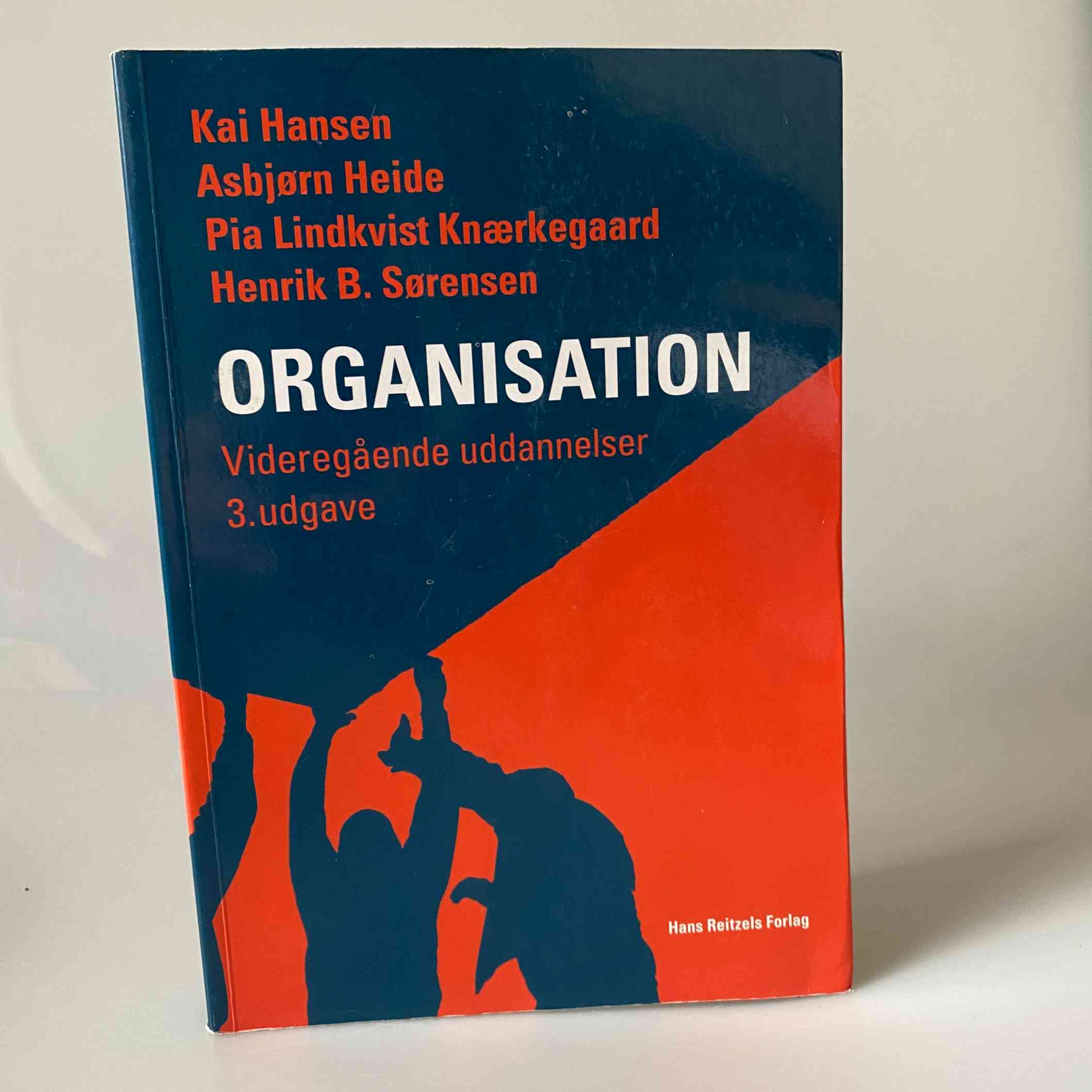 Kai Hansen, Pia Lindkvist Knærkegaard m.fl.: Organisation - videregående uddannelser - 3. udgave