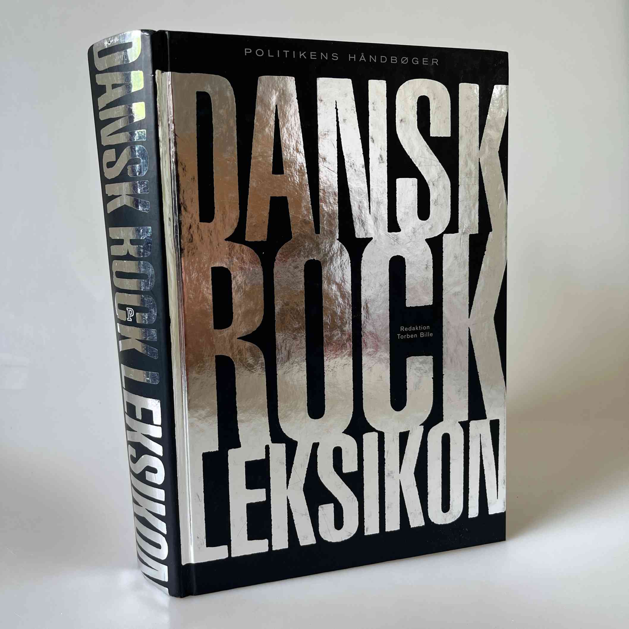 Torben Bille (red.): Dansk rockleksikon 1956-2002