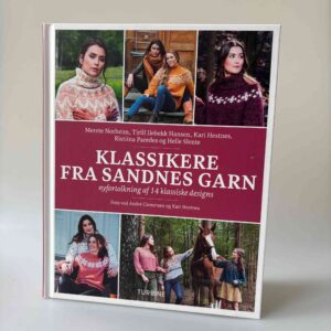 Gunhild Gursli-Berg (red.): Klassikere fra Sandnes garn - nyfortolkning af 14 klassiske designs