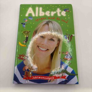 Alberte synger med de små