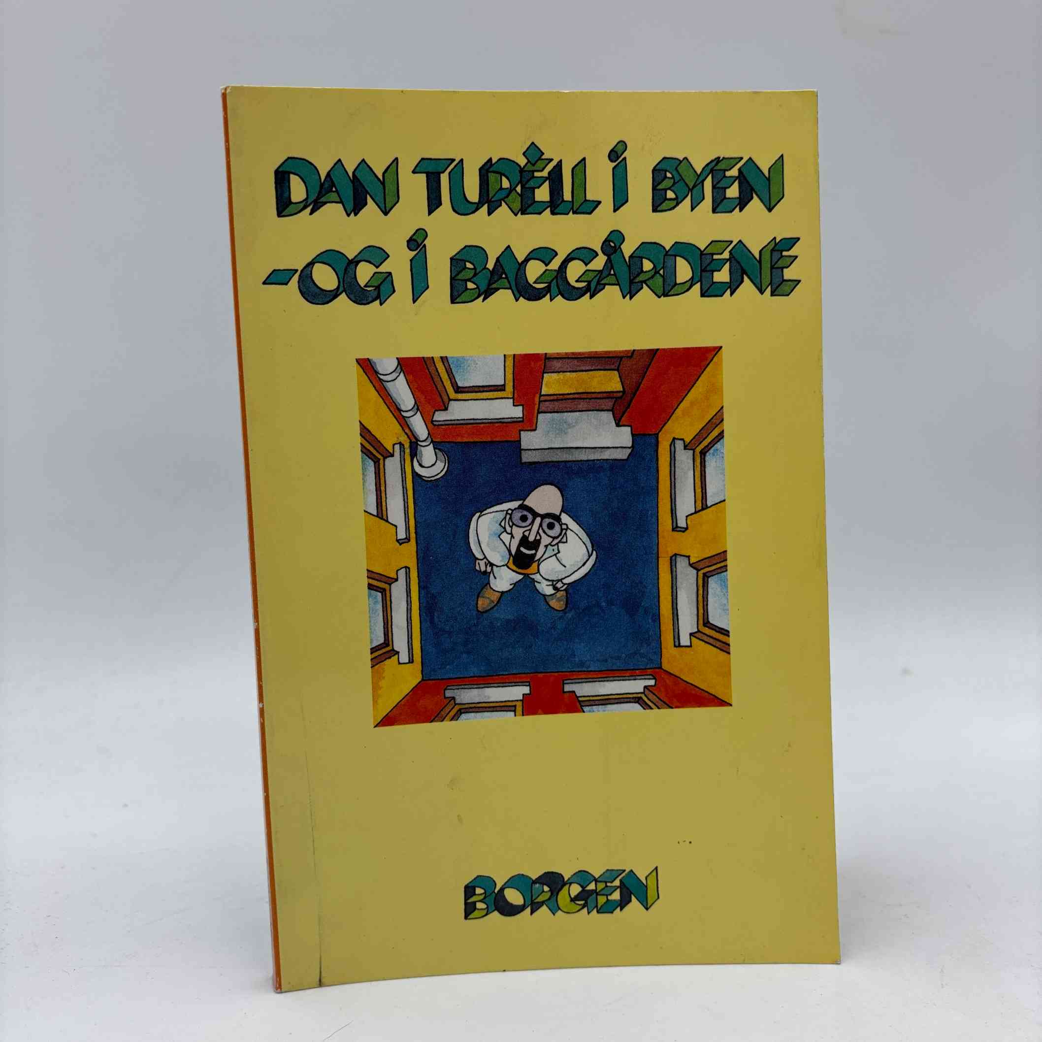 Dan Turell: Dan Turèll i byen - og i baggårdene. 50 historier af Københavns-krøniken fortalt fra dag til dag.