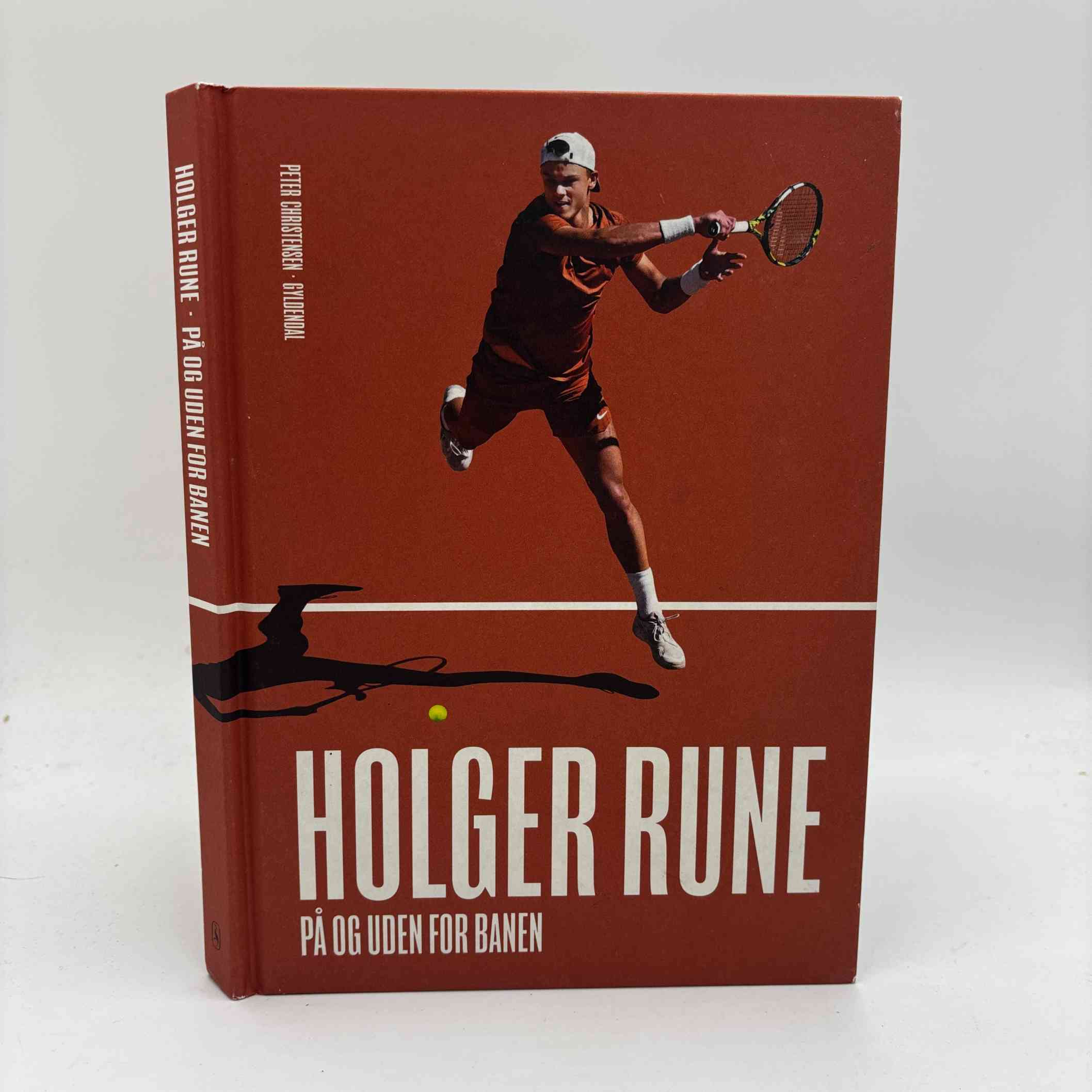 Peter Christensen: Holger Rune - .På og uden for banen