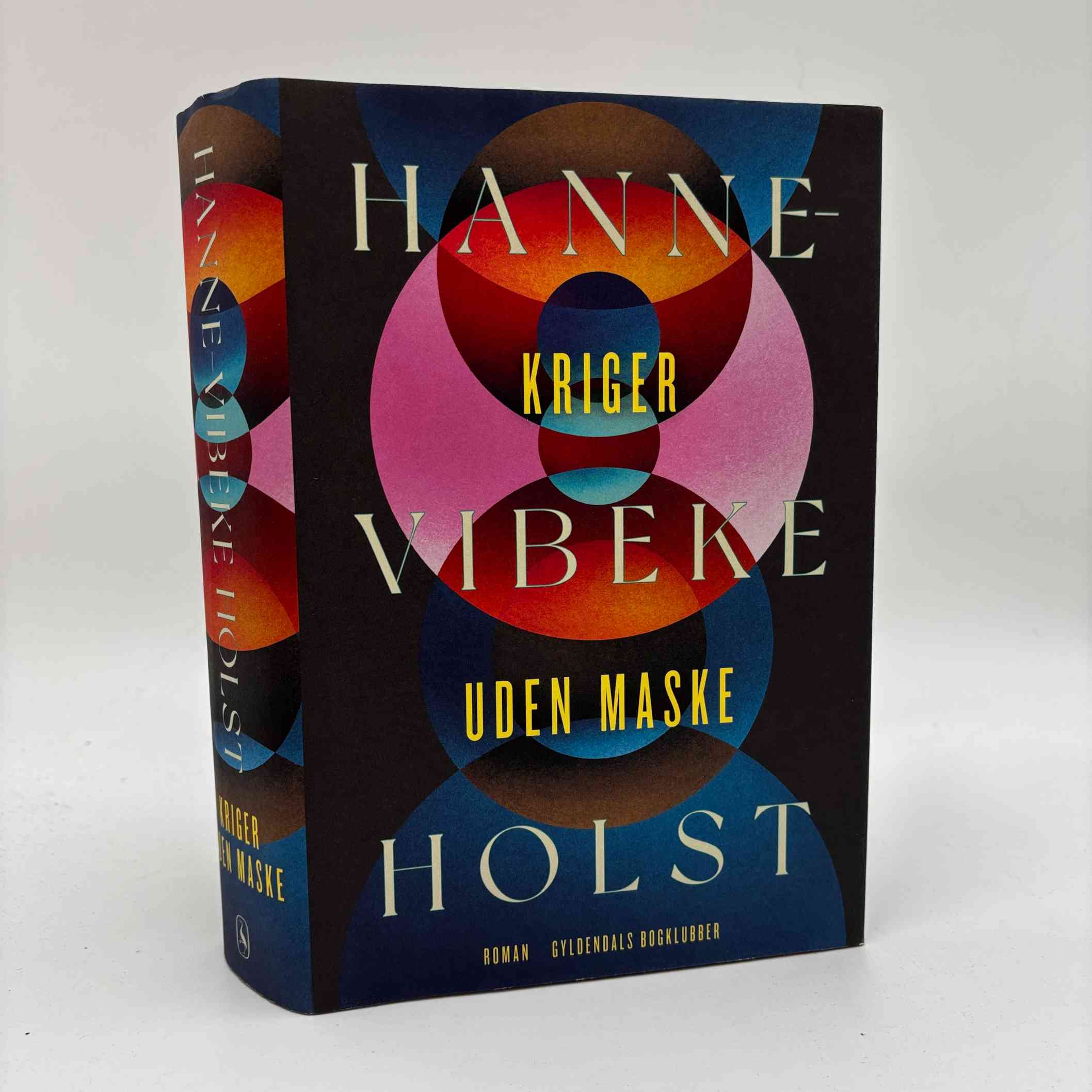 Hanne-Vibeke Holst: Kriger uden maske - roman