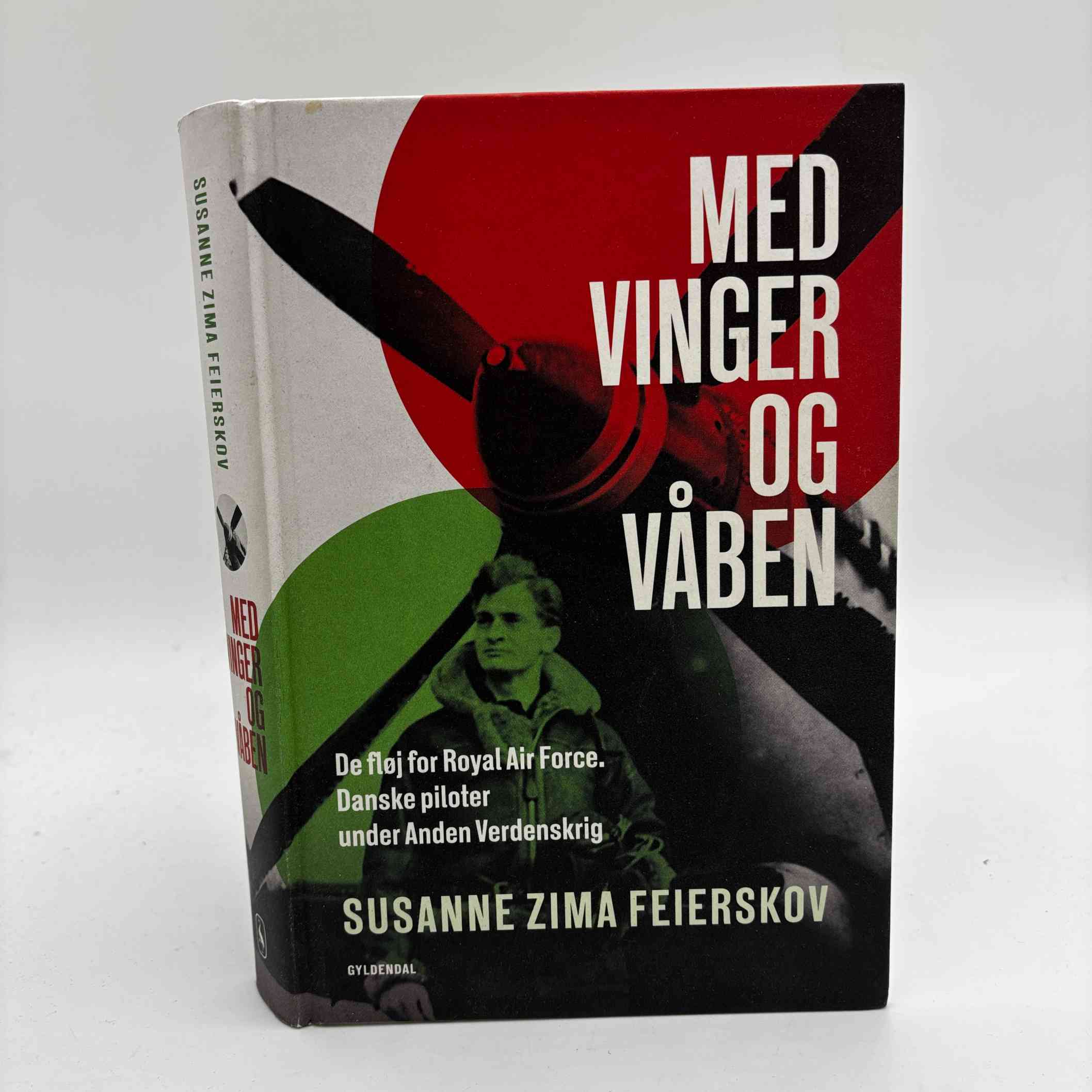 Susanne Feierskov: Med vinger og våben - De fløj for RAF. Danske piloter under Anden Verdenskrig