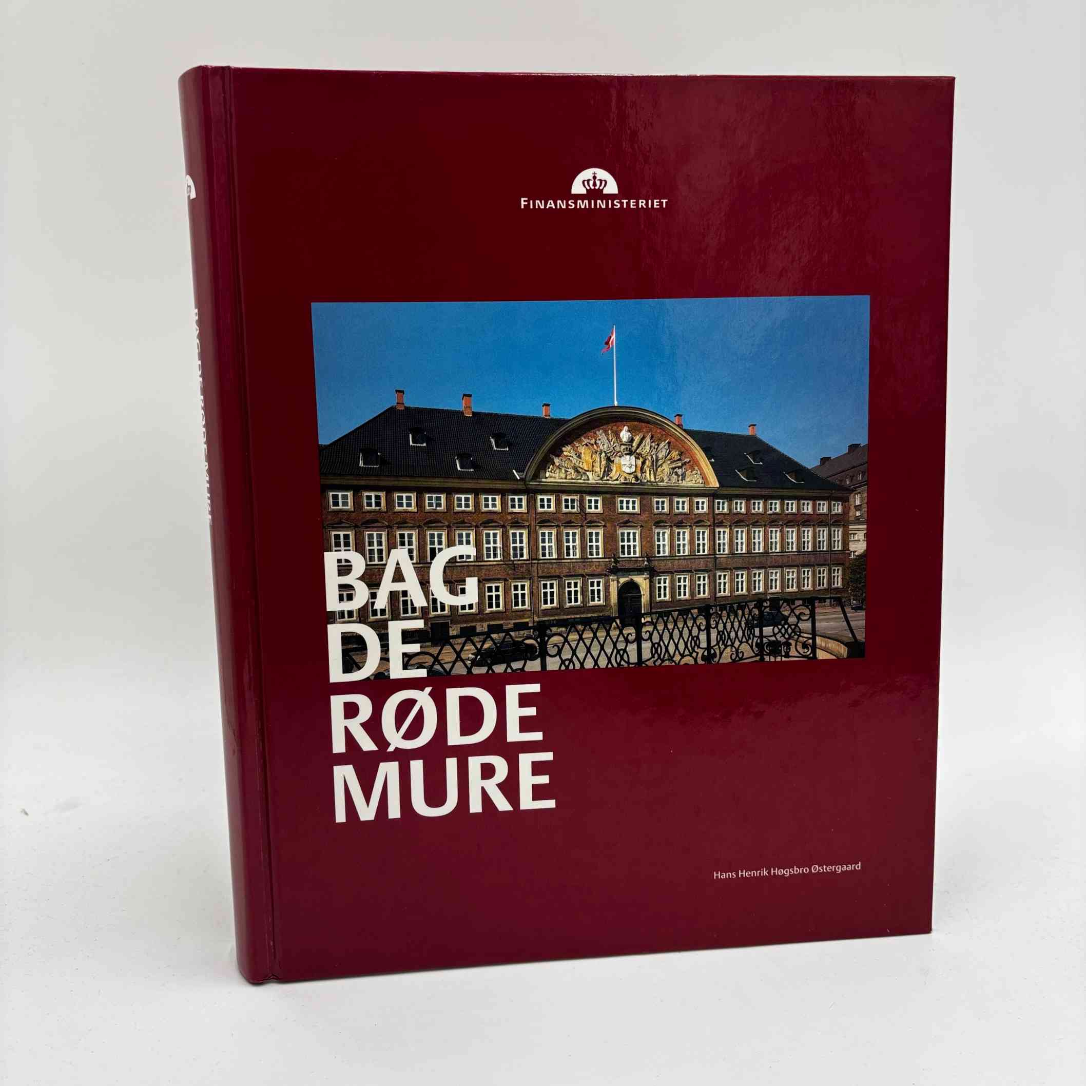 Hans Henrik Høgsbro Østergaard: Bag de røde mure (Finansministeriet)
